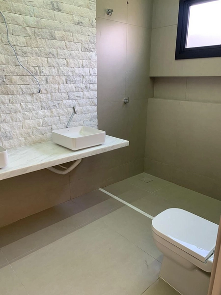 Linda casa de alto padrão com 4 suítes plenas, closet e piscina: 14ª foto da galeria de imagens do imóvel
