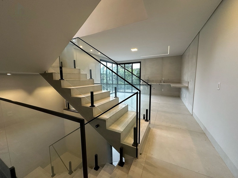 Sobrado dos sonhos com 3 suítes, sendo 1 máster.: 18ª foto da galeria de imagens do imóvel