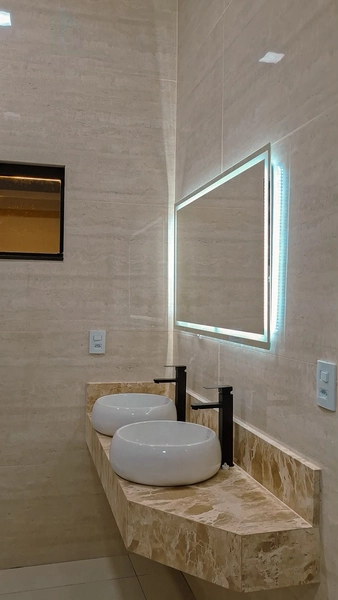 Maravilhosa casa com 3 suítes plenas com iluminação e piscina aquecida, tudo com muito requinte e bom gosto.: 4ª foto da galeria de imagens do imóvel