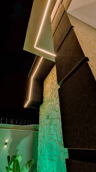 Maravilhosa casa com 3 suítes plenas com iluminação e piscina aquecida, tudo com muito requinte e bom gosto.: 3ª foto da galeria de imagens do imóvel