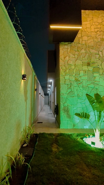 Maravilhosa casa com 3 suítes plenas com iluminação e piscina aquecida, tudo com muito requinte e bom gosto.: 28ª foto da galeria de imagens do imóvel