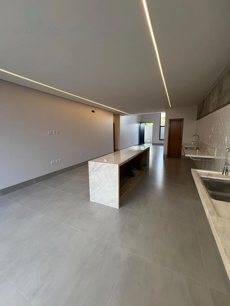 Casa 3 suítes plenas com fino acabamento e muito requinte: 2ª foto da galeria de imagens do imóvel