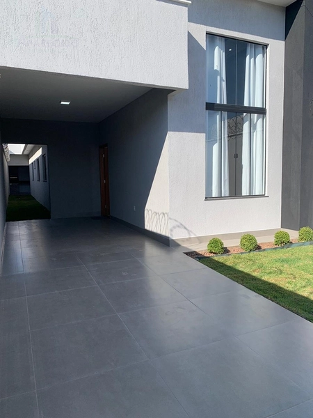Linda casa com3/1 suíte muito requinte e bom gosto: 1ª foto da galeria de imagens do imóvel