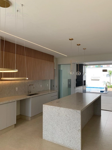 Maravilhosa casa com 4 suítes plenas, 1 closet,  com muito bom gosto e requinte.: 7ª foto da galeria de imagens do imóvel