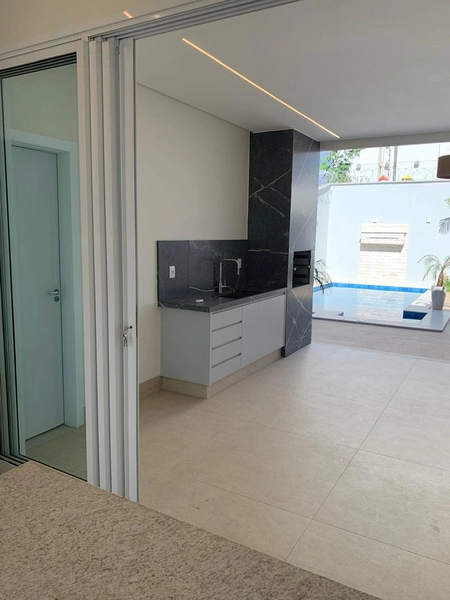 Maravilhosa casa com 4 suítes plenas, 1 closet,  com muito bom gosto e requinte.: 2ª foto da galeria de imagens do imóvel