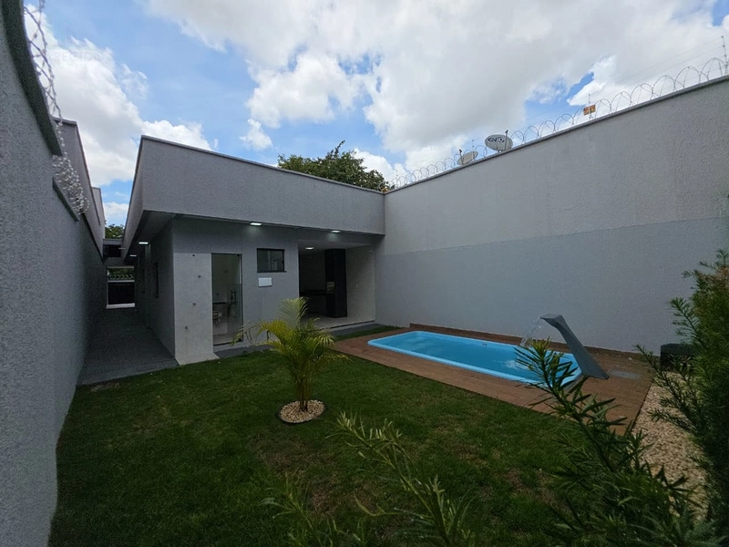 Linda casa 3/4 sendo 1 suíte com piscina : 1ª foto da galeria de imagens do imóvel