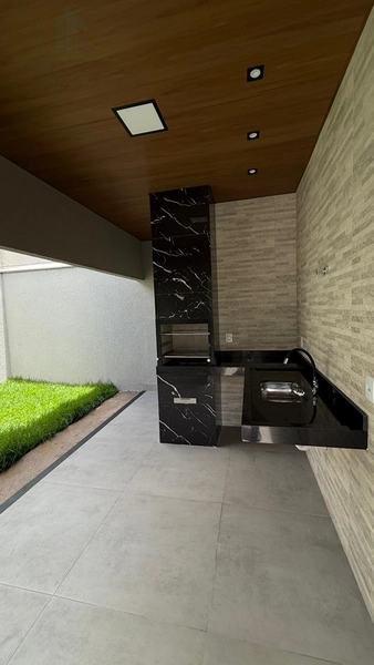 Linda casa 3 quartos sendo 1 suíte e lavabo com quintal: 2ª foto da galeria de imagens do imóvel