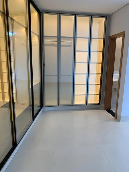 Maravilhosa e moderna casa com 3 suítes plenas sendo 1 suíte com closet: 6ª foto da galeria de imagens do imóvel