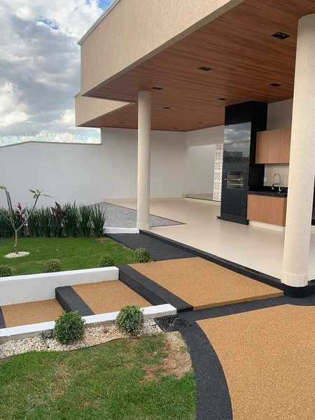 Maravilhosa e moderna casa com 3 suítes plenas sendo 1 suíte com closet: 1ª foto da galeria de imagens do imóvel