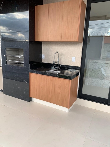 Maravilhosa e moderna casa com 3 suítes plenas sendo 1 suíte com closet: 5ª foto da galeria de imagens do imóvel