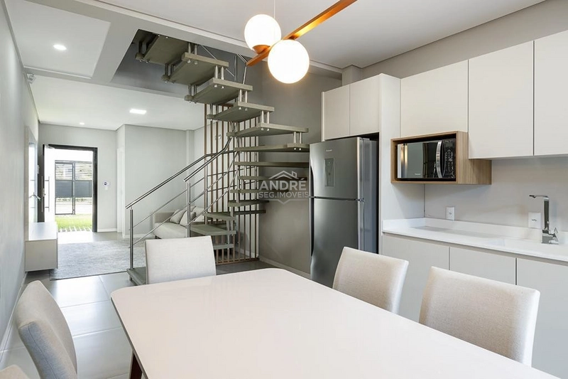 TRIPLEX 150 METROS DO MAR COM PISCINA: 5ª foto da galeria de imagens do imóvel