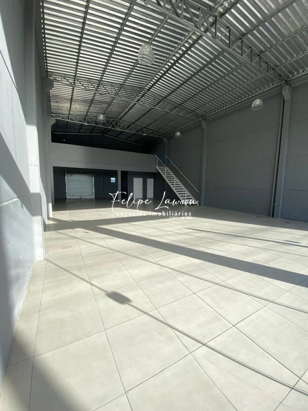 Predio comercial com 250m2 próximo loja PraCasa Lorenzeti: 10ª foto da galeria de imagens do imóvel