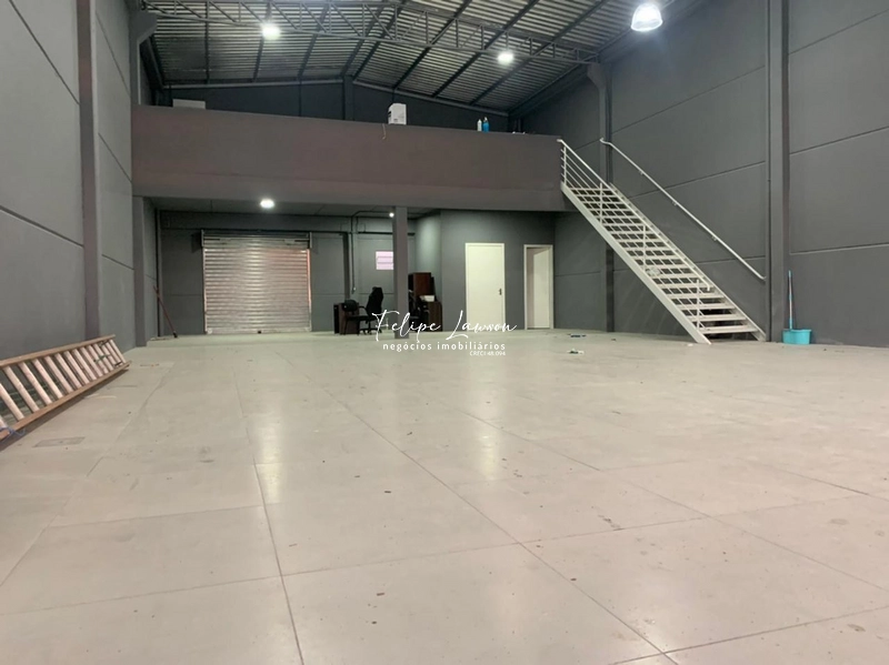 Predio comercial com 250m2 próximo loja PraCasa Lorenzeti: 3ª foto da galeria de imagens do imóvel