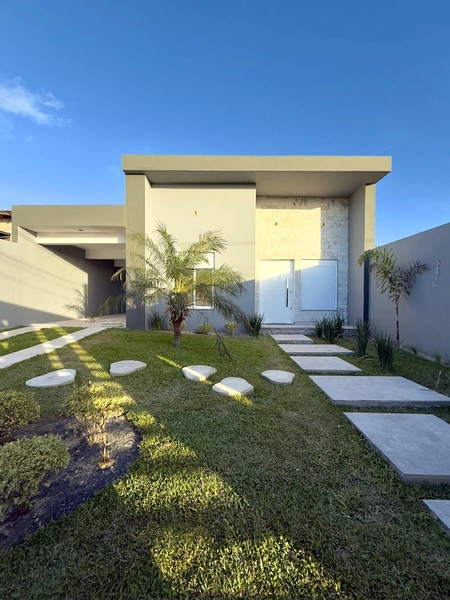 Casa térrea 3 quartos praia do Cassino em rua calçada: 2ª foto da galeria de imagens do imóvel