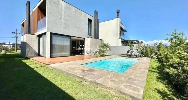 Casa perfeita 3 suites Condomínio Lagos de São Gonçalo: 1ª foto da galeria de imagens do imóvel