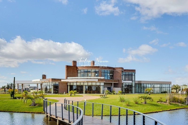 Lagos de São Gonçalo- lote fundo lago perfeito para construir: 3ª foto da galeria de imagens do imóvel