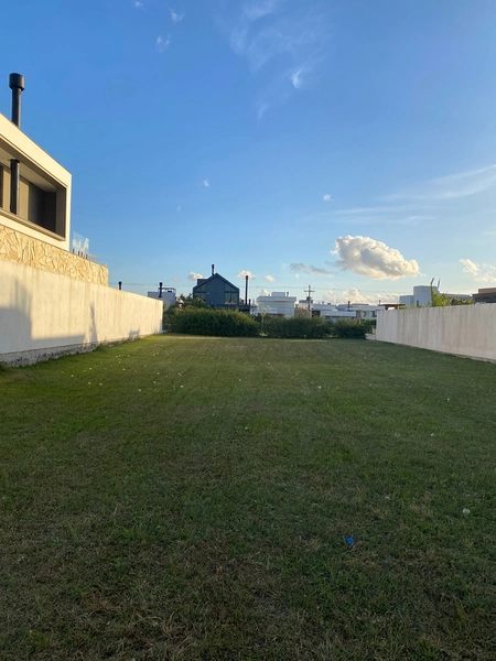 Lote no Alphaville fundo lago : 3ª foto da galeria de imagens do imóvel