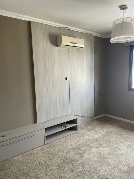 Apartamento central com 2 dormitórios e 2 vagas de garagem: 9ª foto da galeria de imagens do imóvel