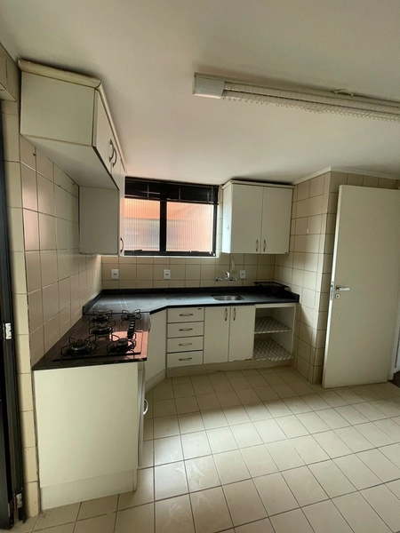 Apartamento central com 2 dormitórios e 2 vagas de garagem: 12ª foto da galeria de imagens do imóvel