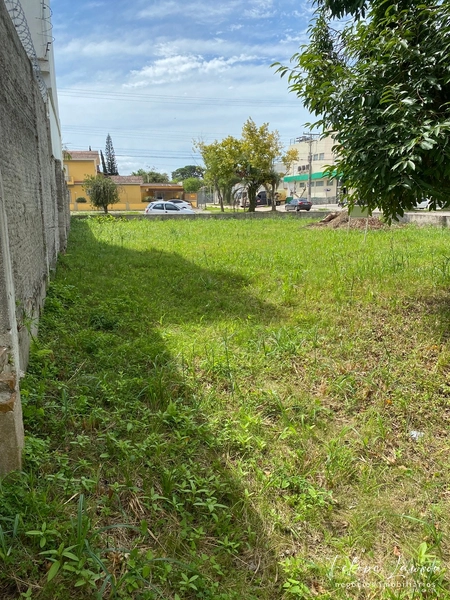 Terreno de esquina na Avenida rio grande do Sul, Laranjal: 1ª foto da galeria de imagens do imóvel
