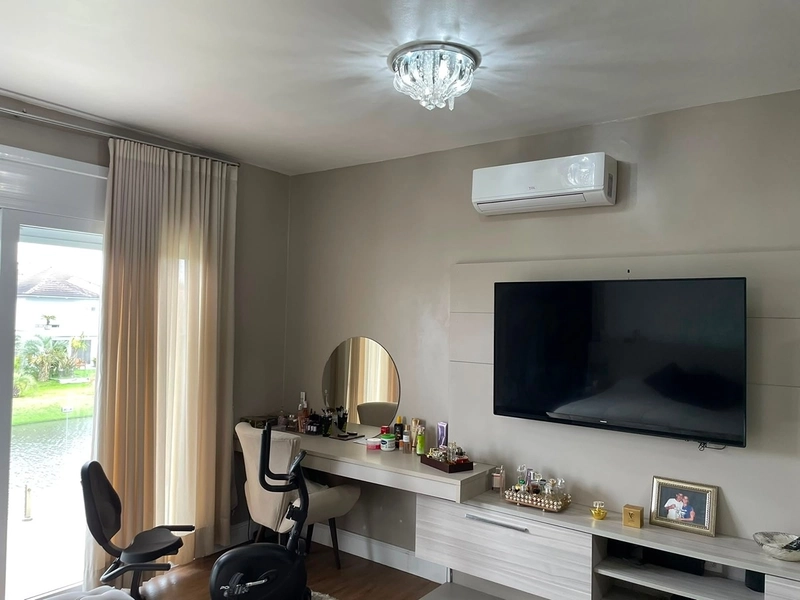 Casa condomínio Lagos de São Gonçalo com projeto arquitetônico impecável fundo para o lago: 16ª foto da galeria de imagens do imóvel
