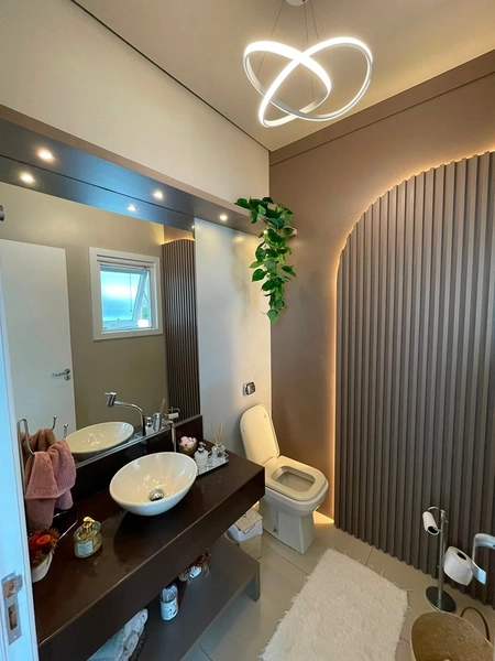 Casa condomínio Lagos de São Gonçalo com projeto arquitetônico impecável fundo para o lago: 9ª foto da galeria de imagens do imóvel