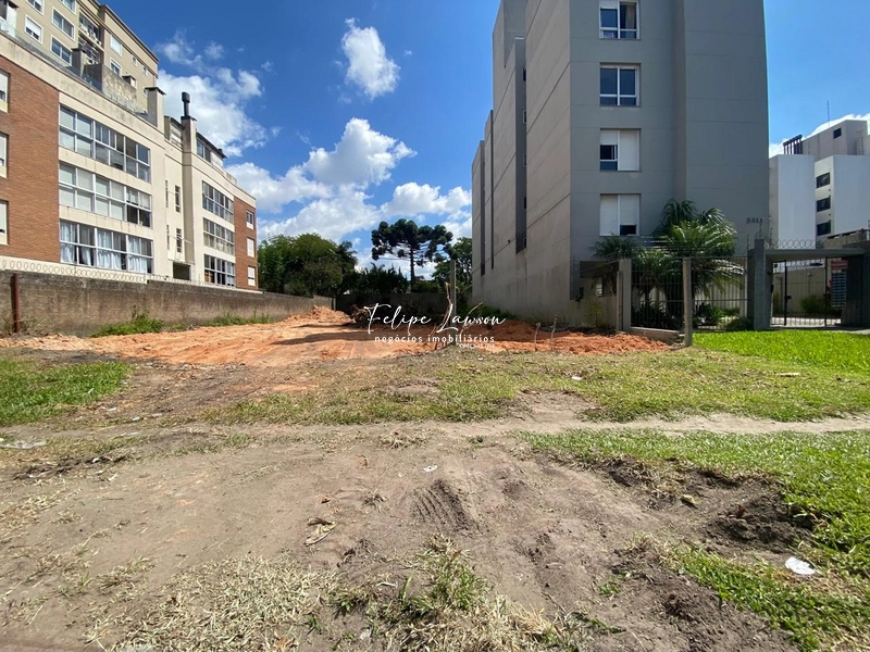 Terreno 880m² ideal para seu negócio na Av Juscelino K de Oliveira: 1ª foto da galeria de imagens do imóvel