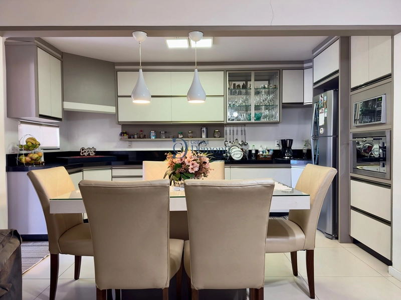 Casa com Sala Comercial à Venda na Rua Principal de Rodeio | Excelente Oportunidade de Investimento: 3ª foto da galeria de imagens do imóvel