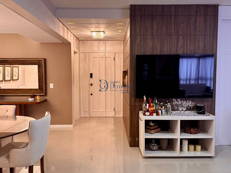 Alto padrão no Jardins em Blumenau — sofisticado e totalmente renovado: 9ª foto da galeria de imagens do imóvel