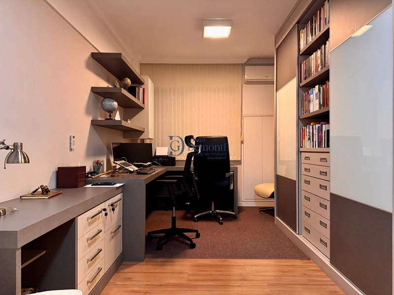 Alto padrão no Jardins em Blumenau — sofisticado e totalmente renovado: 18ª foto da galeria de imagens do imóvel