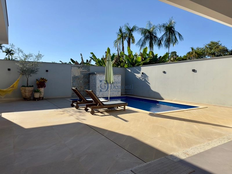 Casa de Alto Padrão com 3 Suítes, Piscina e Automação em Timbó: 8ª foto da galeria de imagens do imóvel