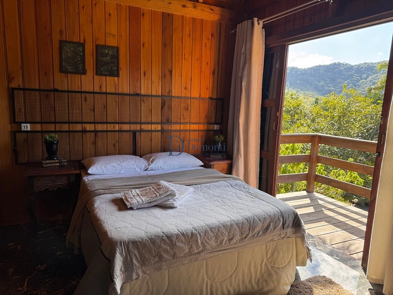 Conjunto com 3 chalés mobiliados na natureza — ideal para uso e renda: 16ª foto da galeria de imagens do imóvel