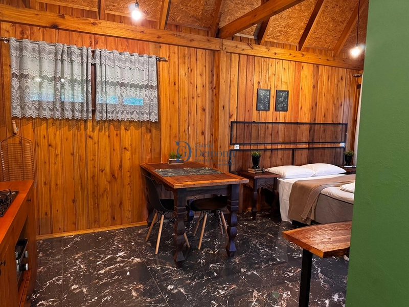 Conjunto com 3 chalés mobiliados na natureza — ideal para uso e renda: 7ª foto da galeria de imagens do imóvel