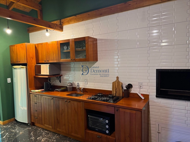 Conjunto com 3 chalés mobiliados na natureza — ideal para uso e renda: 4ª foto da galeria de imagens do imóvel