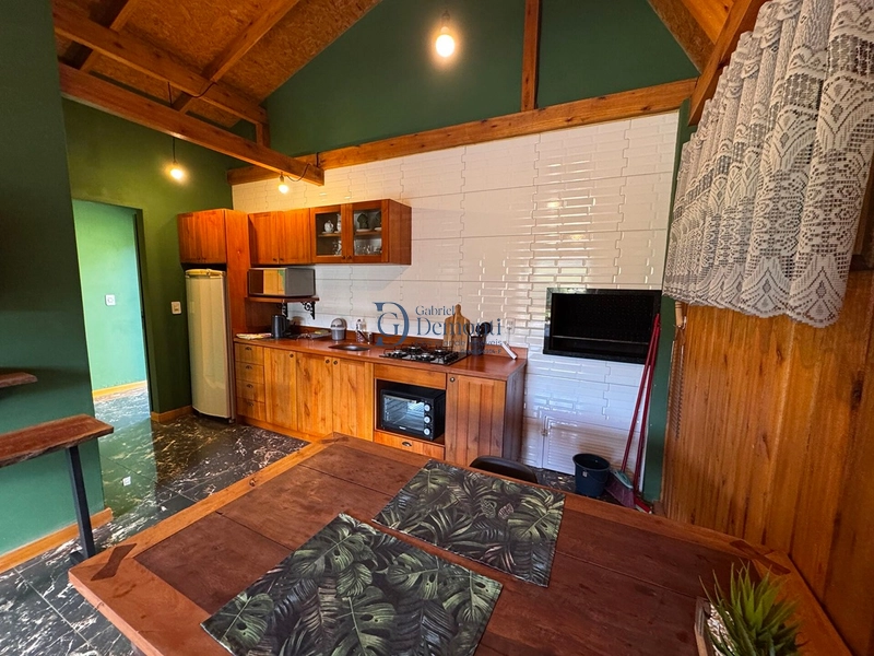 Conjunto com 3 chalés mobiliados na natureza — ideal para uso e renda: 6ª foto da galeria de imagens do imóvel