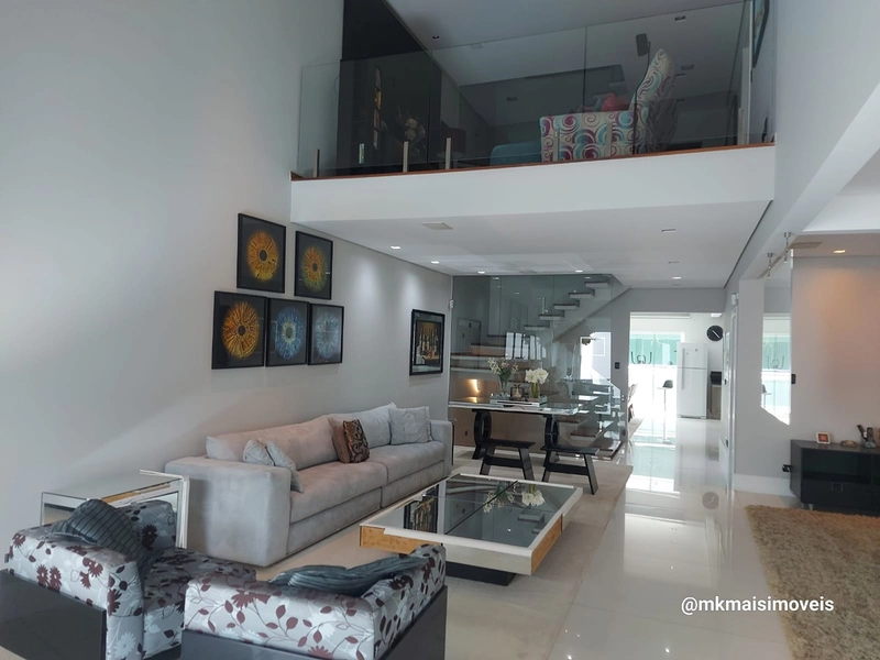 Casa à venda 4 dormitórios 526m² na Vila Bocaina, Mauá: 2ª foto da galeria de imagens do imóvel