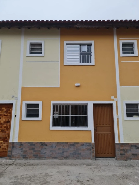 Sobrado em condomínio à venda na Vila Ana, Mauá: 1ª foto da galeria de imagens do imóvel