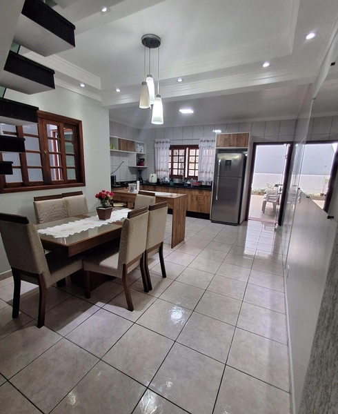 Sobrado à venda no Jardim Guapituba, Mauá: 3ª foto da galeria de imagens do imóvel